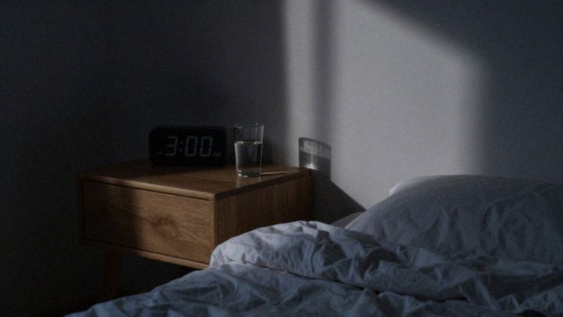 Jakie są objawy nocnego ataku paniki?