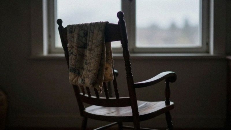 Jak trauma z dzieciństwa kształtuje decyzje i zachowania dorosłych?