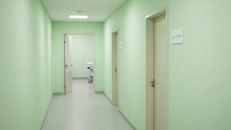 Kiedy jechać do szpitala przy bólu brzucha?