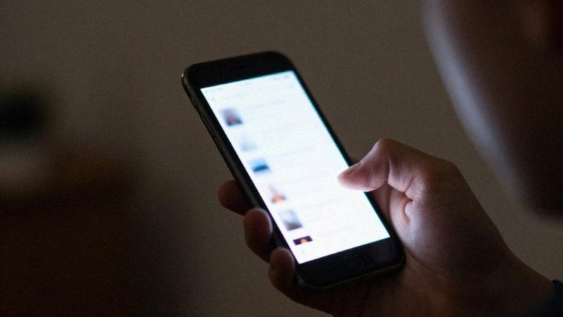Jak media społecznościowe napędzają doomscrolling o Ukrainie?