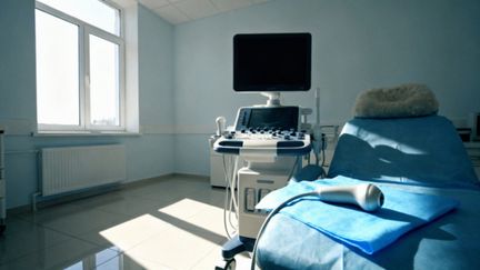 Badanie prenatalne w 1 trymestrze — kiedy je wykonać i co ocenia?