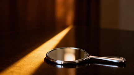 Narcystyczna osobowość — objawy, przyczyny i jak z nią żyć