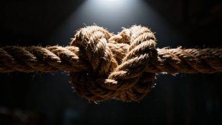 Podwójne wiązanie — czym jest i jakie ma psychologiczne skutki?